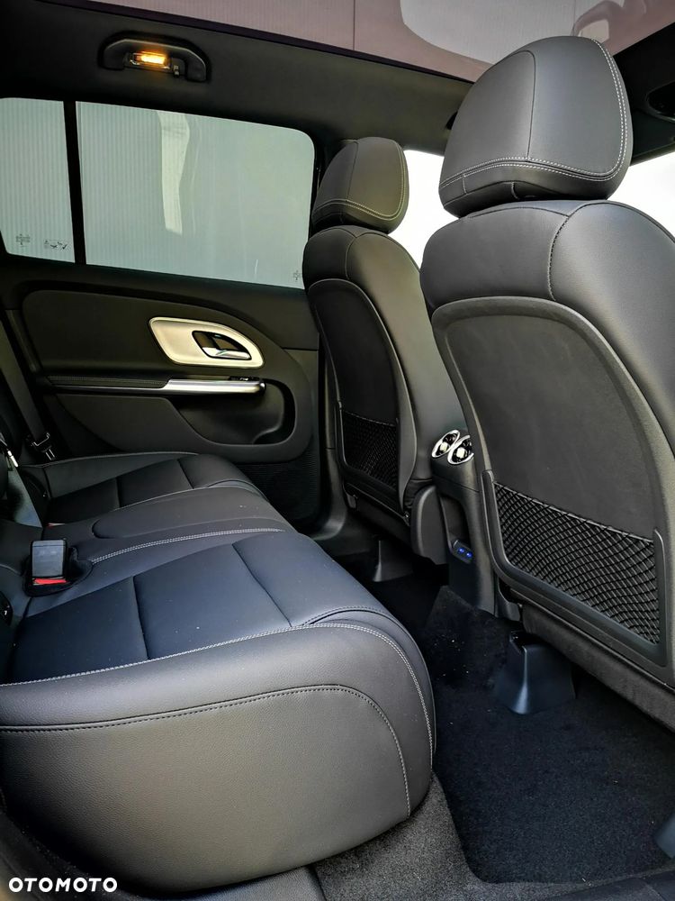 Mercedes-Benz GLB - 17