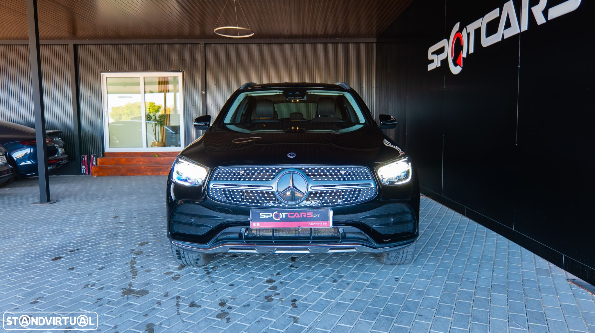 Mercedes-Benz GLC 300 e 4Matic 9G-TRONIC AMG Line - 2