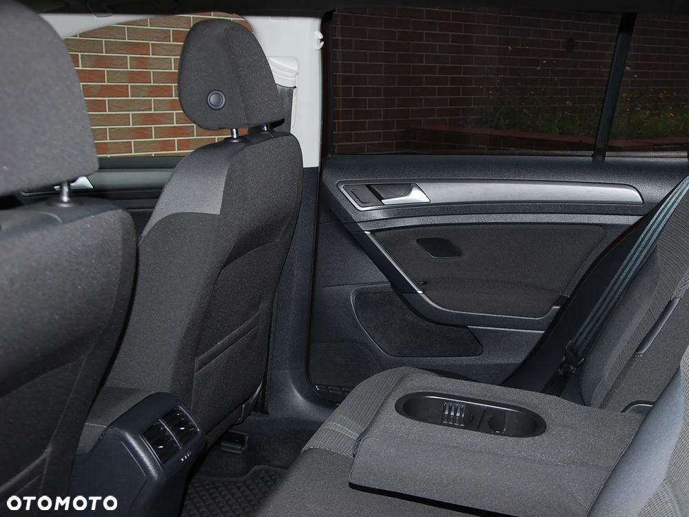 Volkswagen Golf - 8