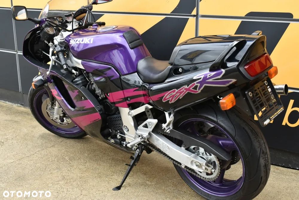 Suzuki GSX-R - 15