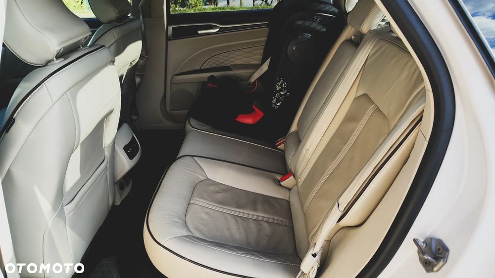 Ford Mondeo 2.0 Hybrid Titanium - 14