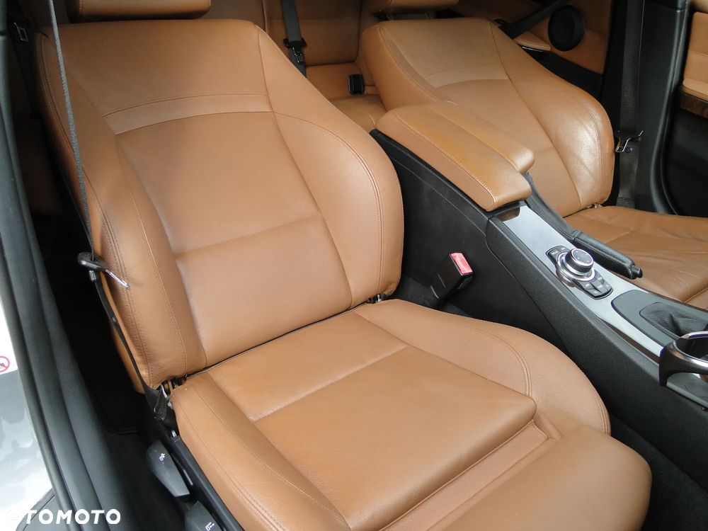 BMW Seria 3 320d Sport-Aut Sport Line - 23