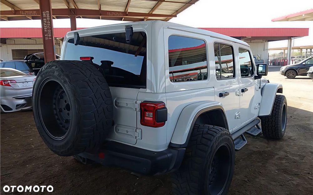Jeep Wrangler - 8