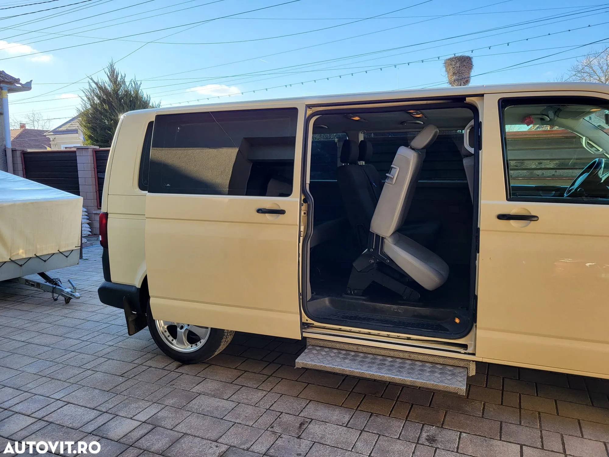Volkswagen Caravelle - 4