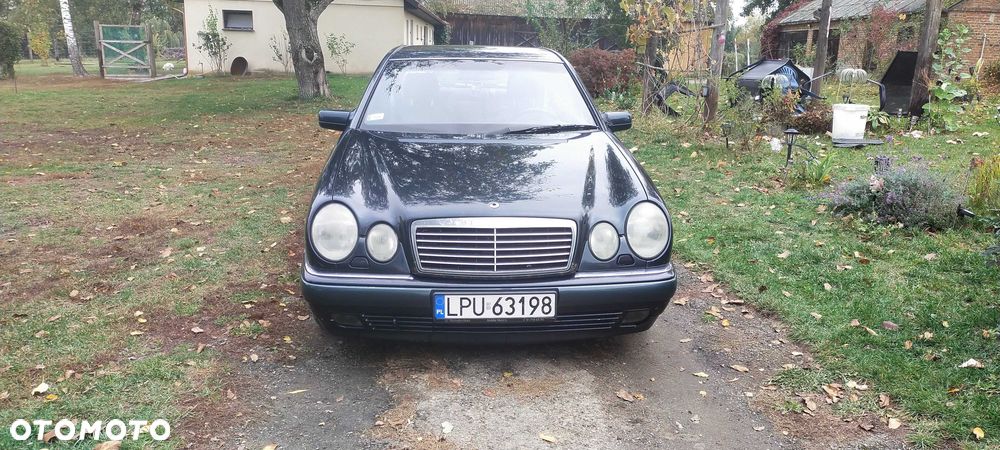 Mercedes-Benz Klasa E - 2
