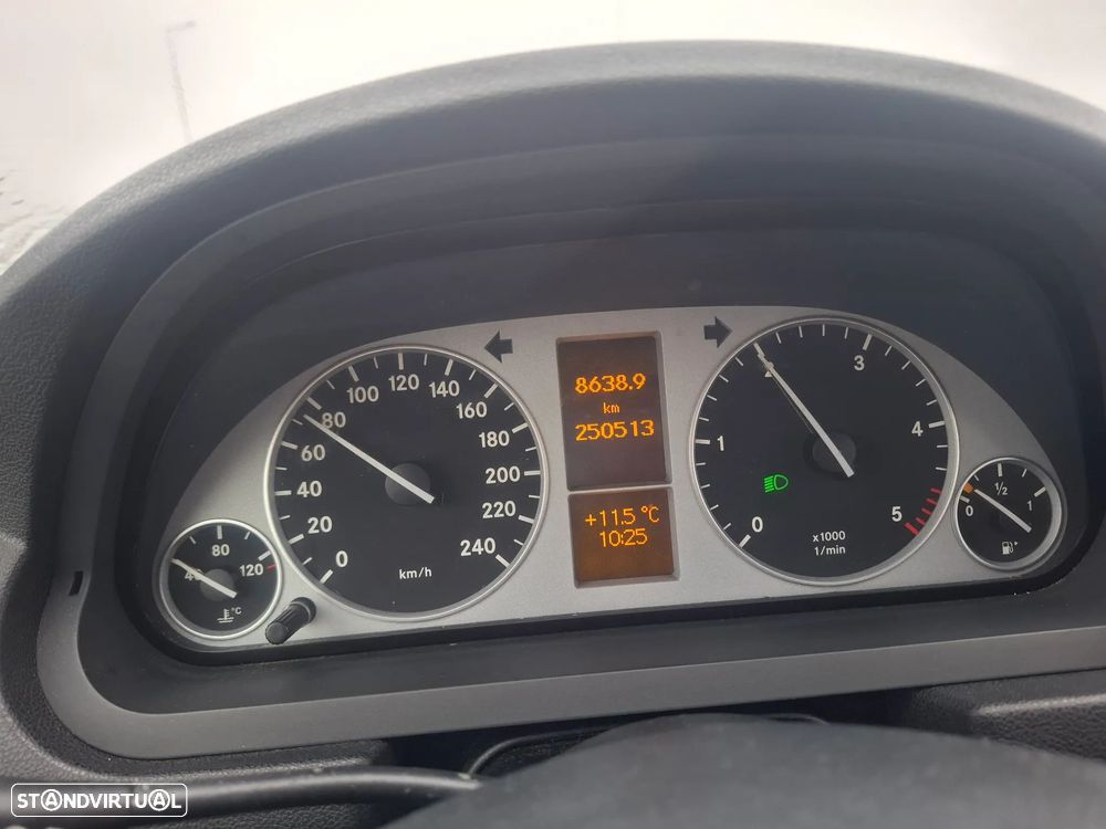 Mercedes-Benz MB180 - 11