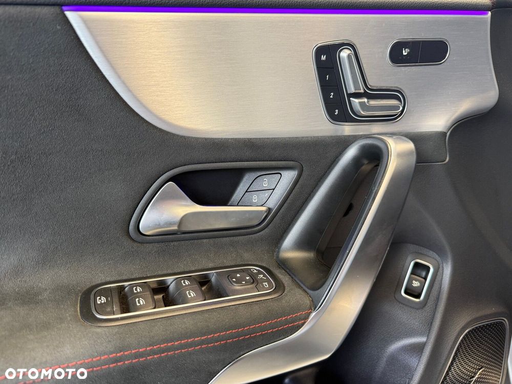 Mercedes-Benz CLA - 26