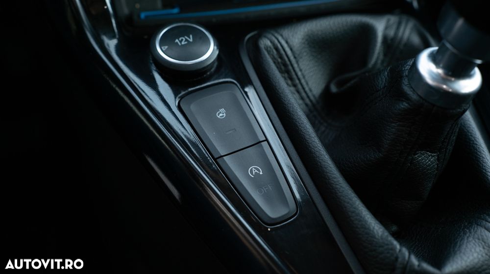 Ford Focus ver-1-5-ecoblue-active-business - 11