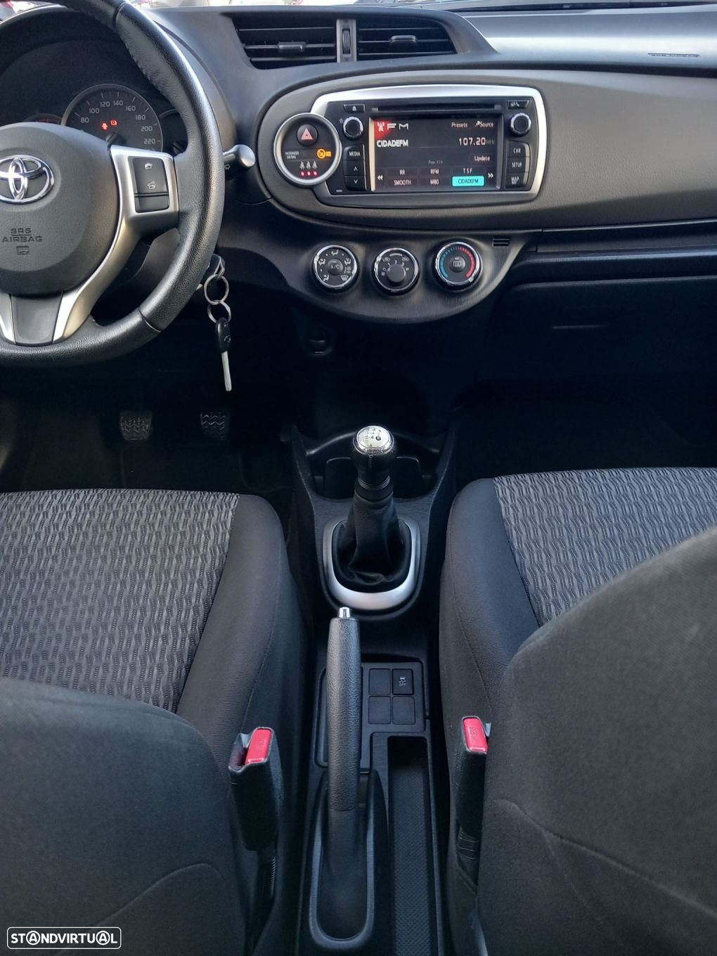 Toyota Yaris 1.0 VVT-i Comfort+P.Style +Navi - 19