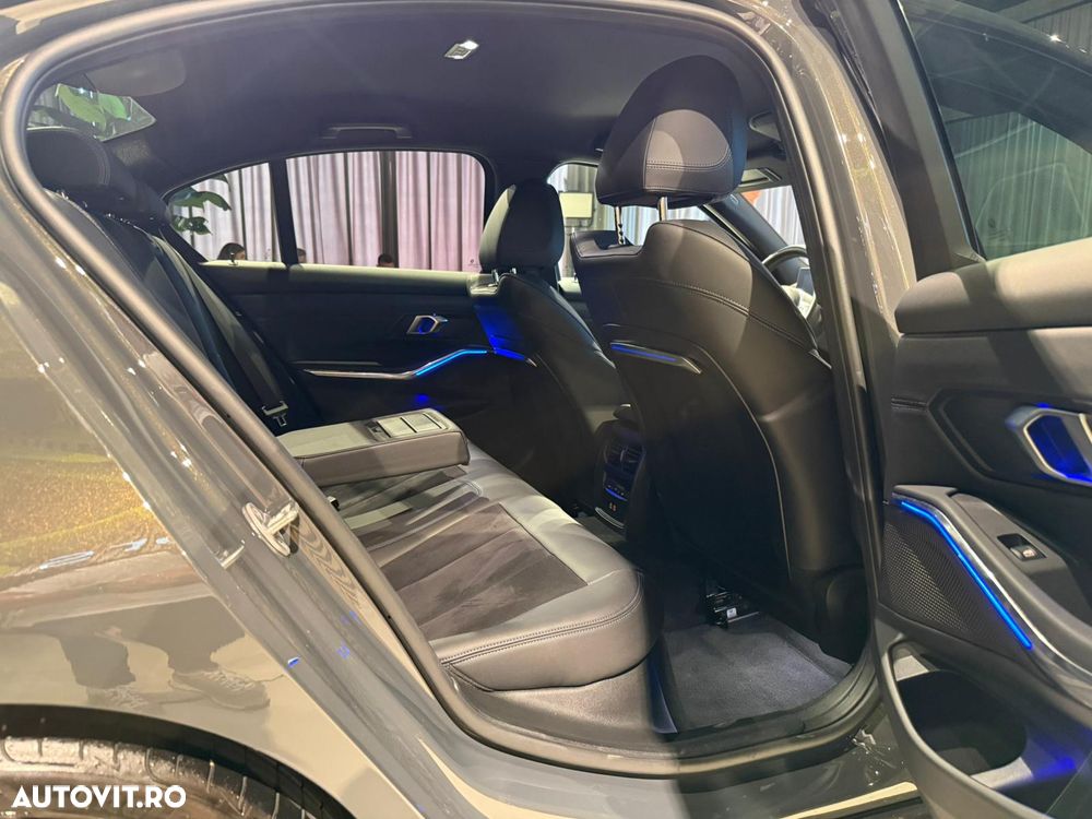 BMW Seria 3 320d xDrive AT MHEV - 31