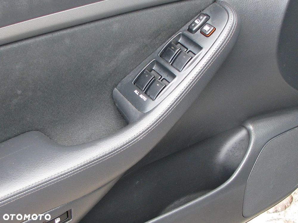 Toyota Avensis 2.0 VVT-i Executive - 13