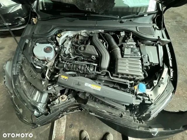 Volkswagen Golf VIII 1.5 eTSI mHEV Life DSG - 8