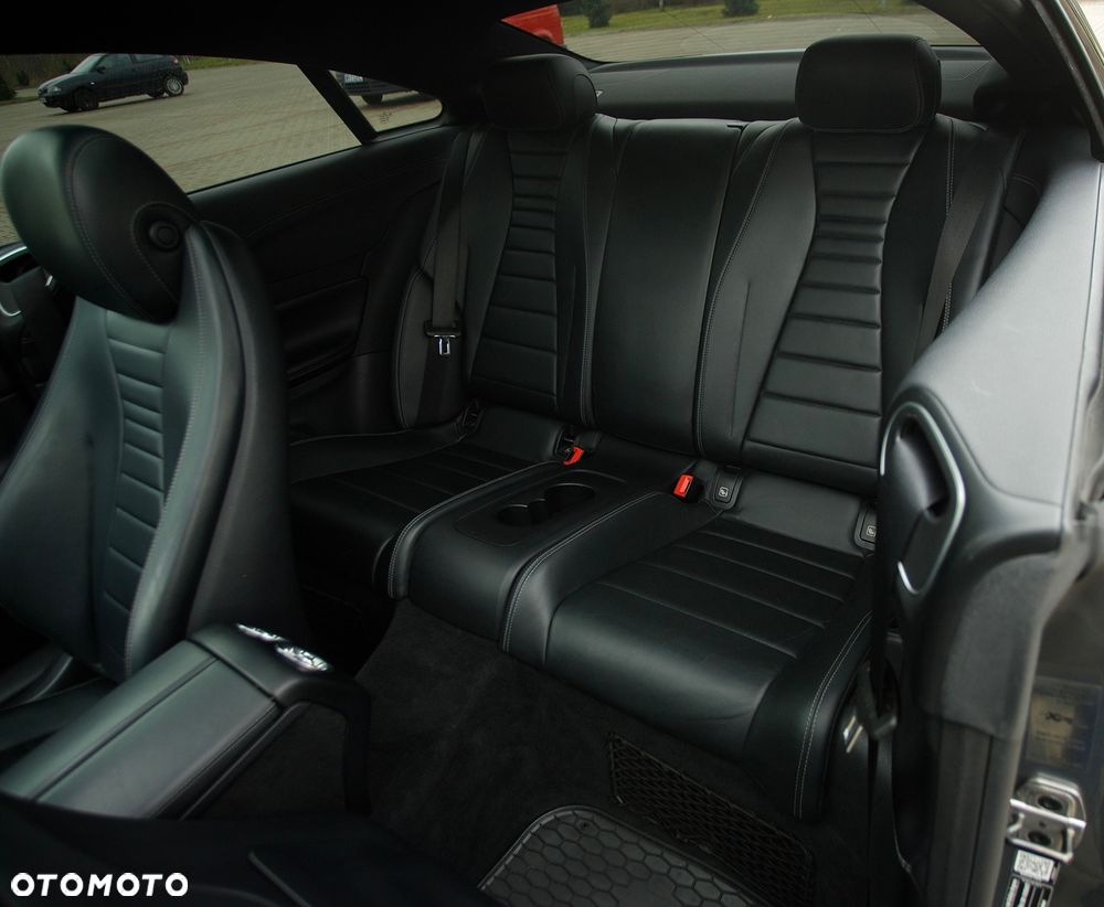Mercedes-Benz Klasa E 220 d 4-Matic 9G-TRONIC - 12