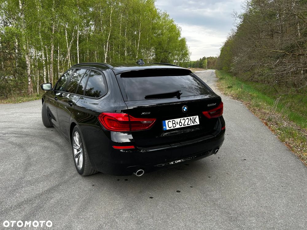 BMW Seria 5 520d xDrive - 13