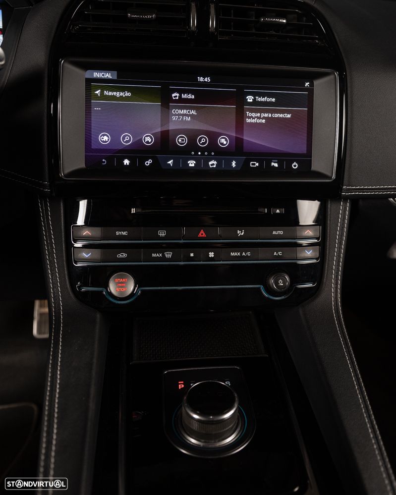 Jaguar F-Pace 2.0 i4D R-Sport Aut. - 32