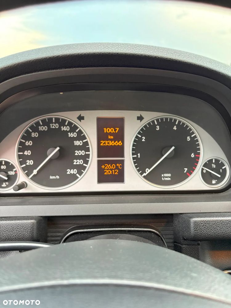 Mercedes-Benz Klasa B 200 Special Edition - 9