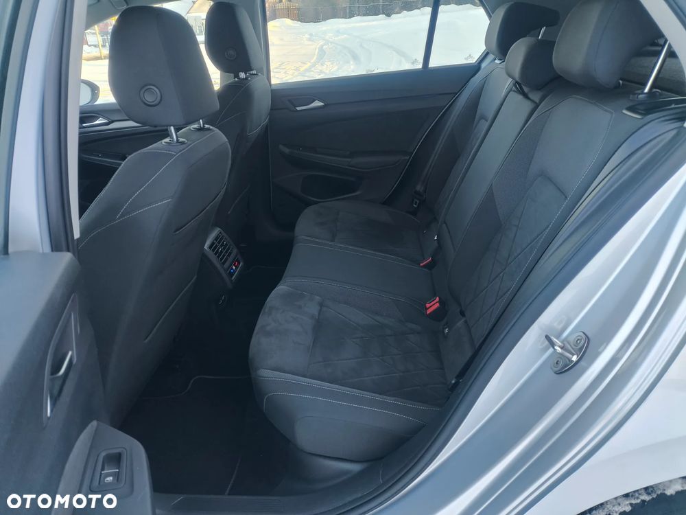 Volkswagen Golf - 22