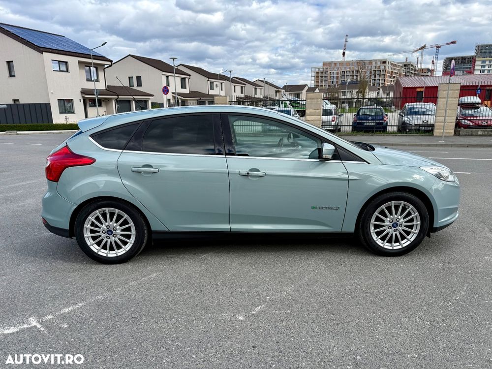 Ford Focus - 37