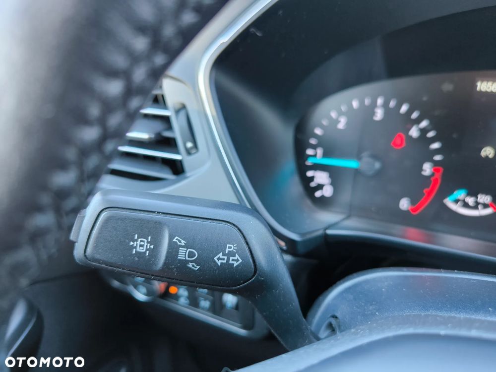 Ford Kuga 2.0 TDCi 2x4 Titanium - 19