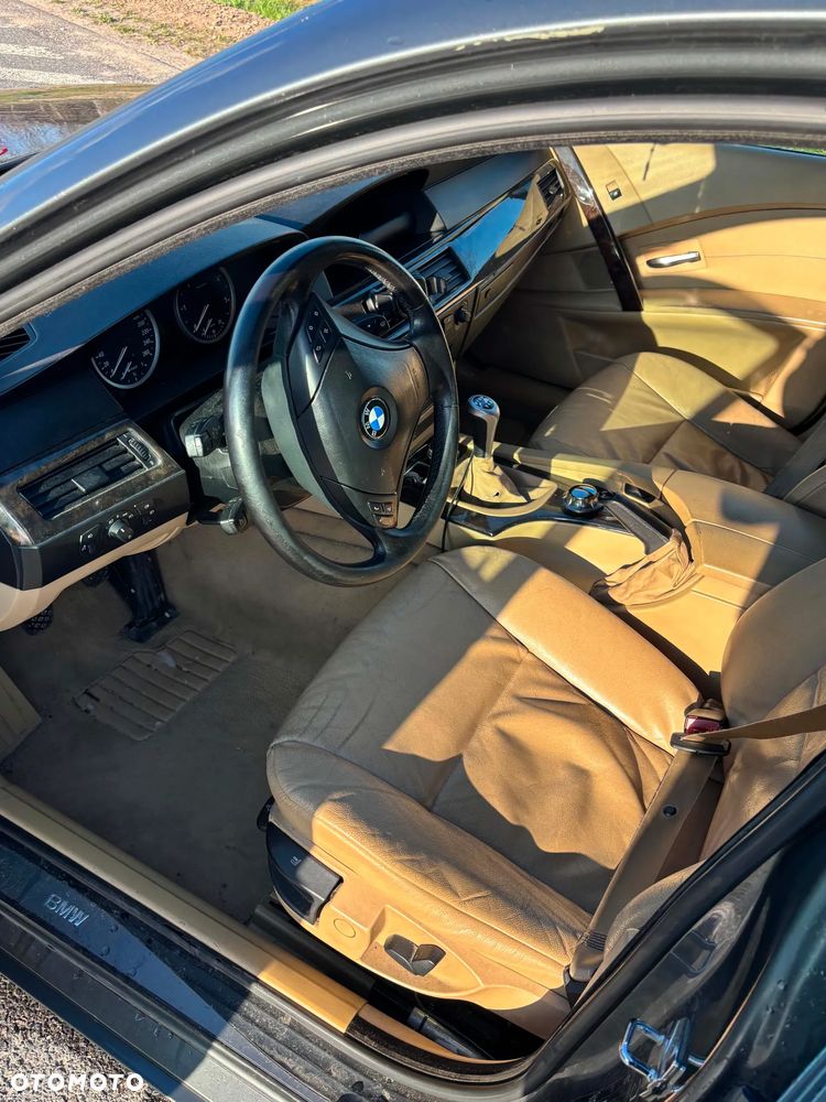 BMW Seria 5 525d - 5