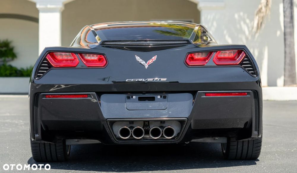 Chevrolet Corvette - 9