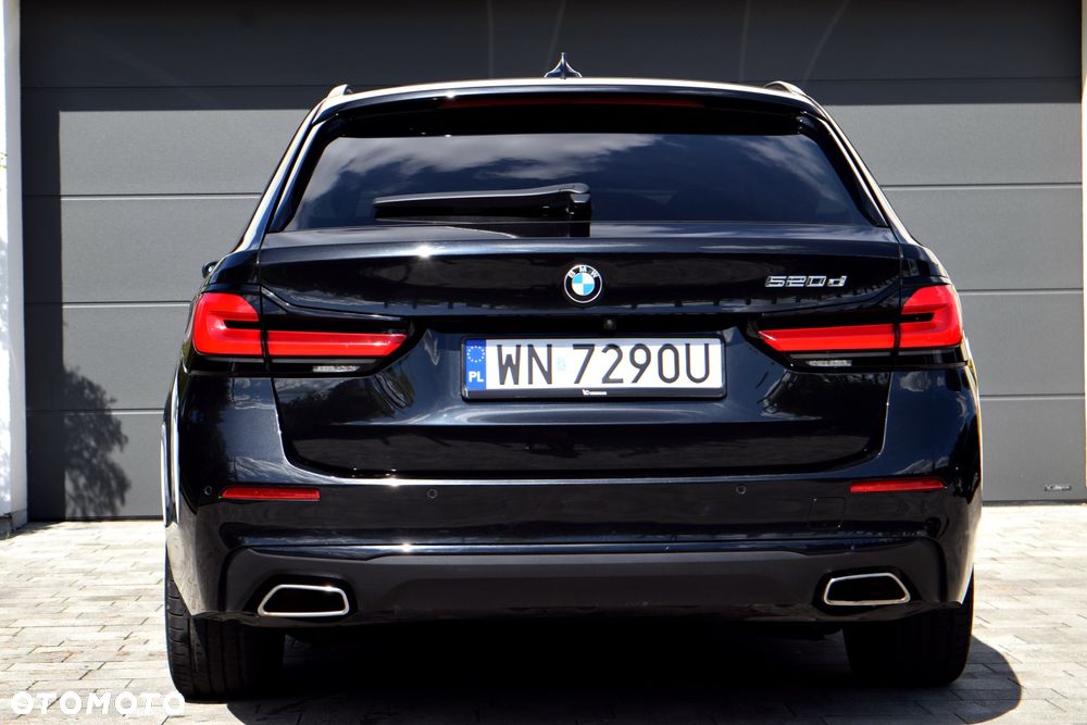 BMW Seria 5 520d Touring M Sport Edition - 9