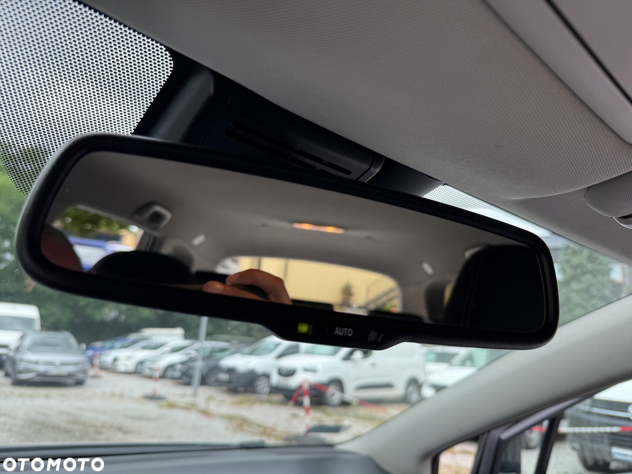 Toyota Avensis 2.0 D-4D Premium - 21