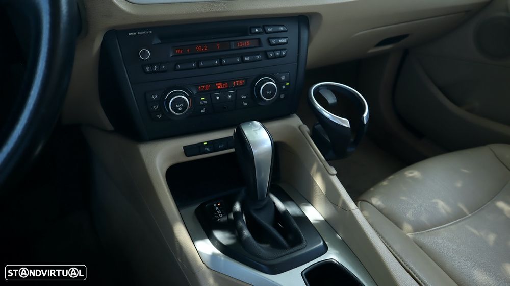 BMW X1 18 d sDrive Auto - 37