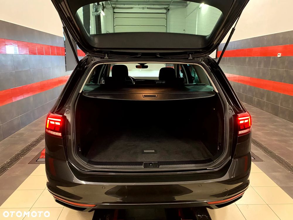 Volkswagen Passat 2.0 TDI EVO Elegance DSG - 18