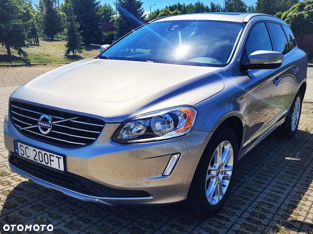 Volvo XC 60 T5 R-Design Momentum - 1