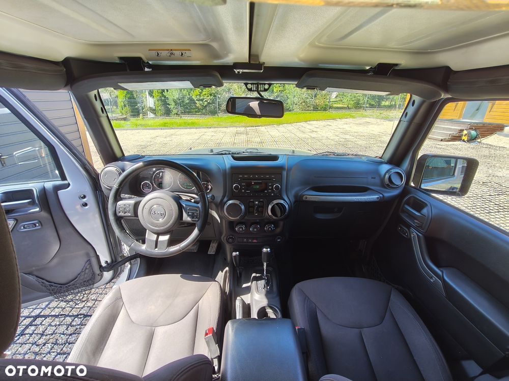 Jeep Wrangler - 5