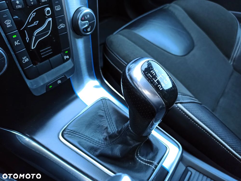 Volvo S60 D2 - 33