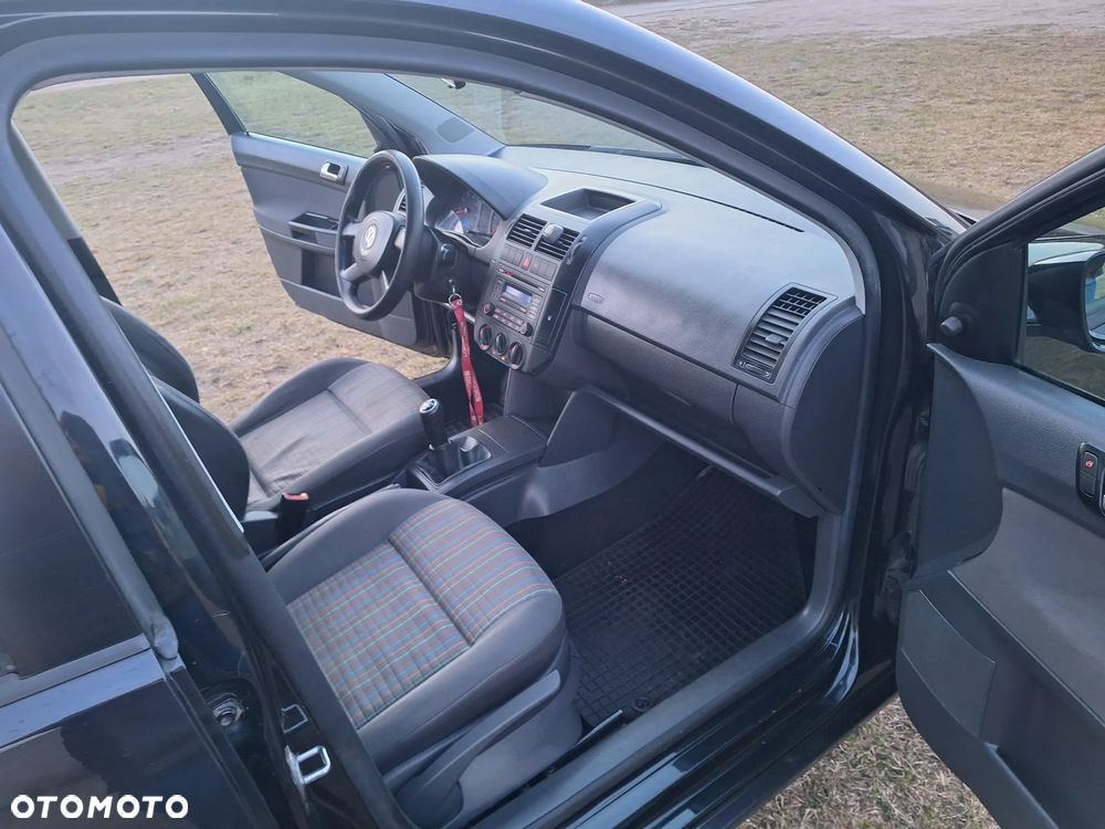 Volkswagen Polo 1.4 Comfortline - 27