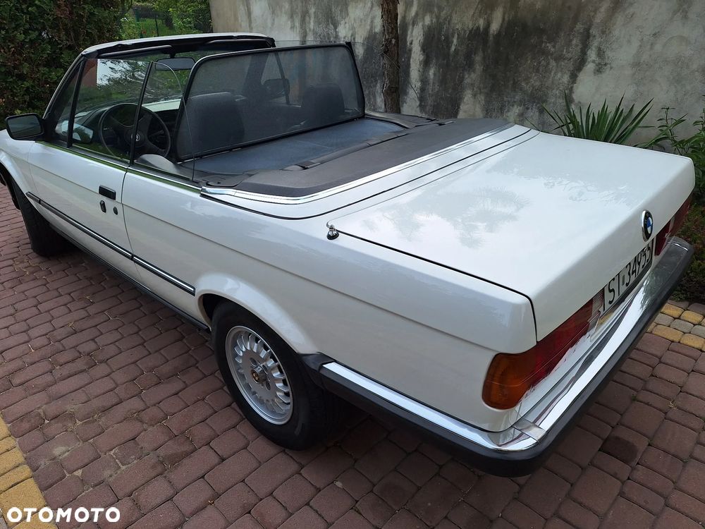 BMW Seria 3 325i - 3
