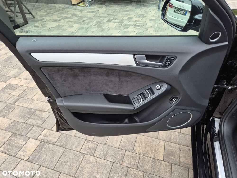 Audi A4 Avant 2.0 TDI DPF clean diesel multitronic S line Sportpaket - 14
