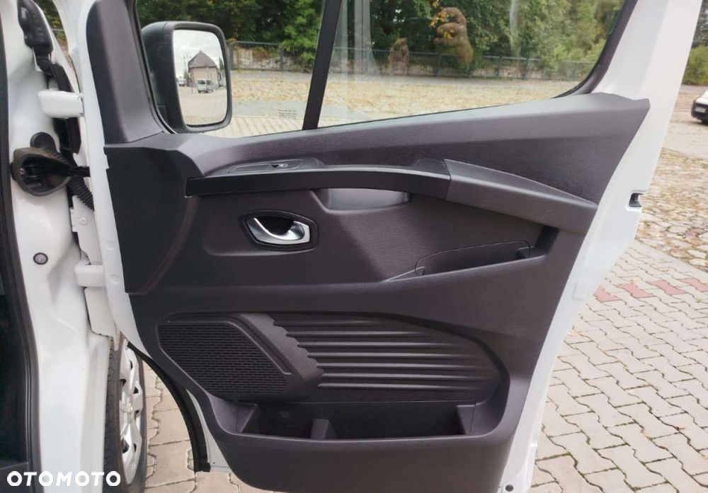 Renault Trafic - 19