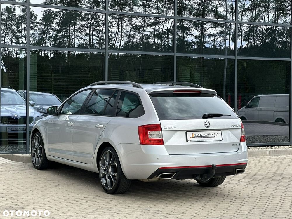 Skoda Octavia 2.0 TDI DSG RS - 8