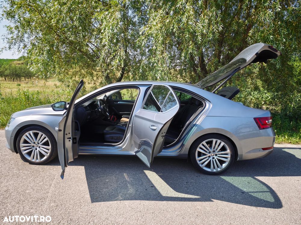 Skoda Superb 2.0 TDI DSG Style - 1
