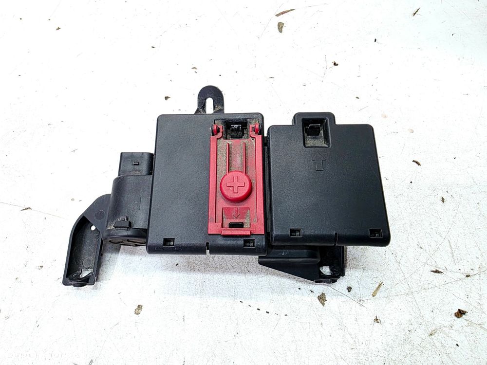 ROZDZIELACZ PRĄDU KLEMA + AUDI Q7 4M 4M0941823A - 2