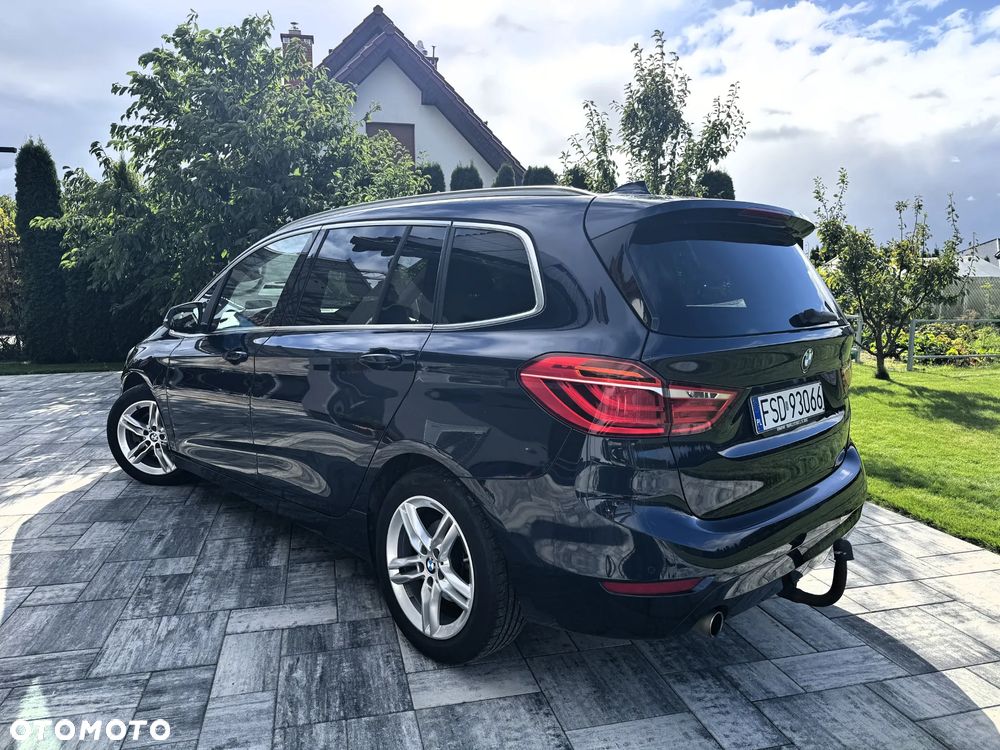 BMW Seria 2 218d - 5