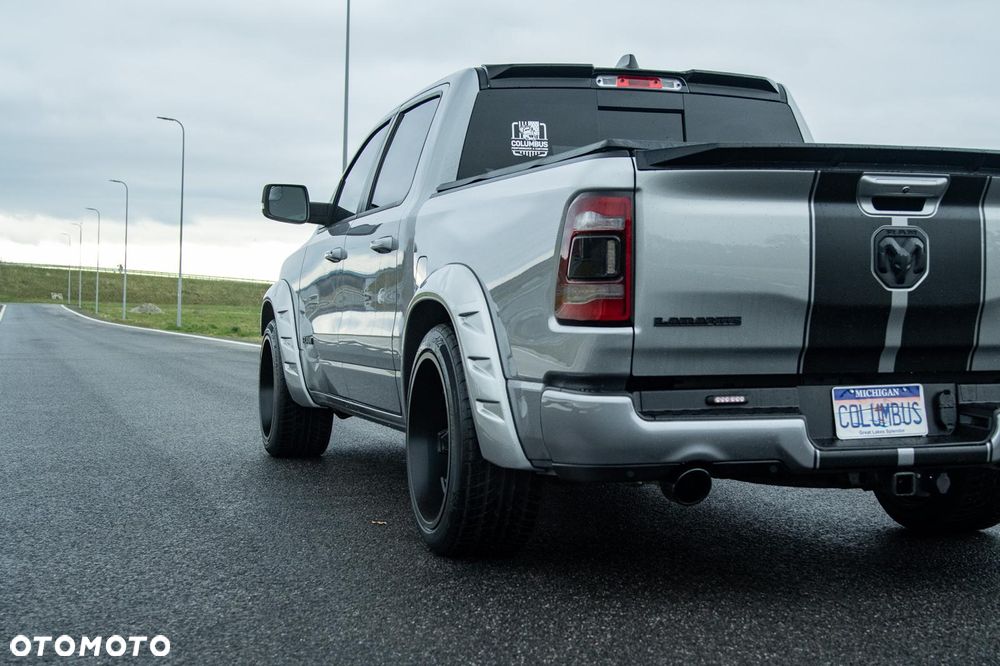 RAM 1500 5.7 Crew Cab Shortbed Laramie Black - 15