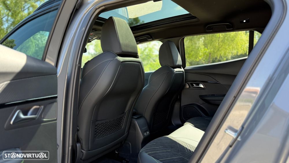 Peugeot e-2008 54 kWh GT - 38