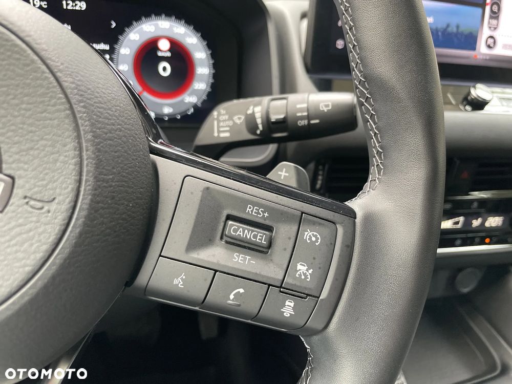 Nissan Qashqai 1.3 DIG-T MHEV 4x4 N-Connecta Xtronic - 24