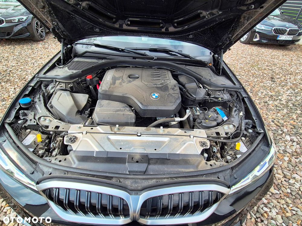 BMW Seria 3 320i Sport Line - 34