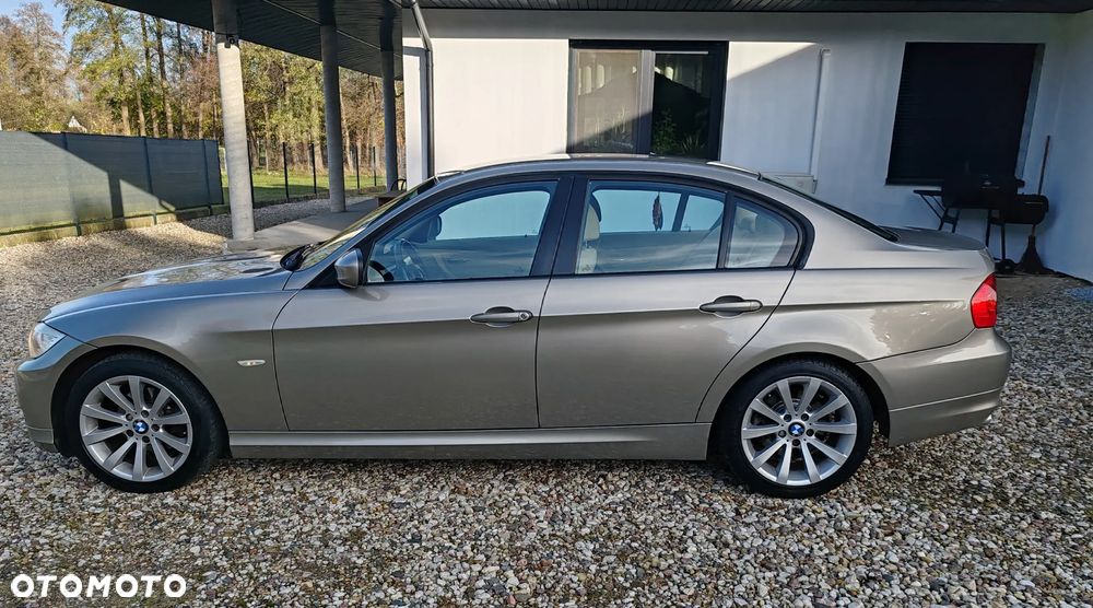 BMW Seria 3 320i - 6