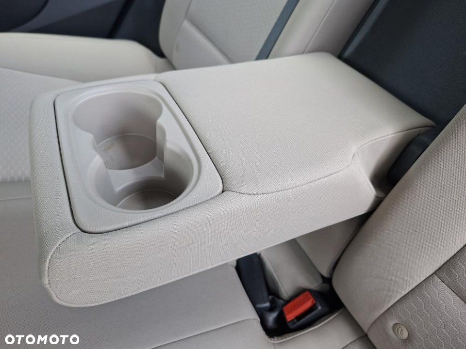 Hyundai Elantra - 13