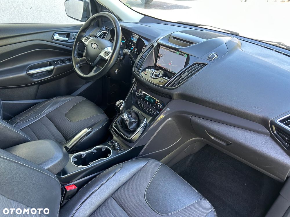 Ford Kuga 2.0 TDCi 2x4 Titanium - 32