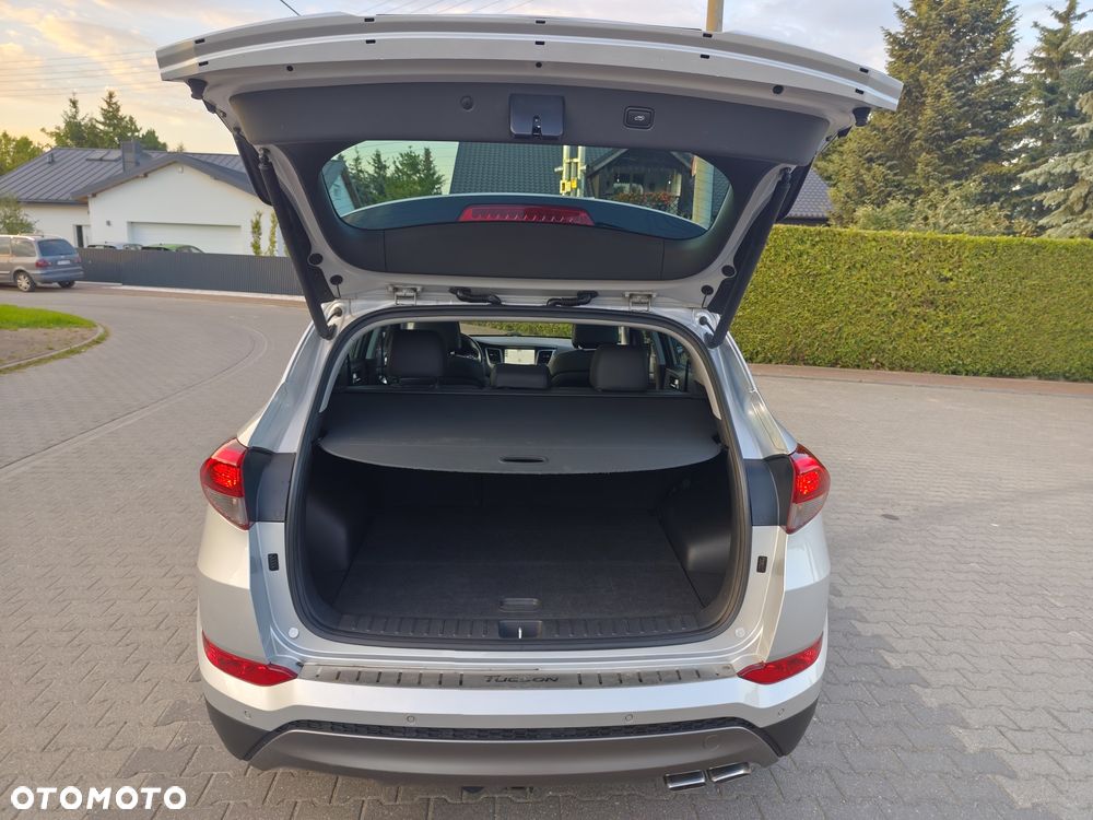 Hyundai Tucson 2.0 CRDi 4WD Automatik Premium - 24