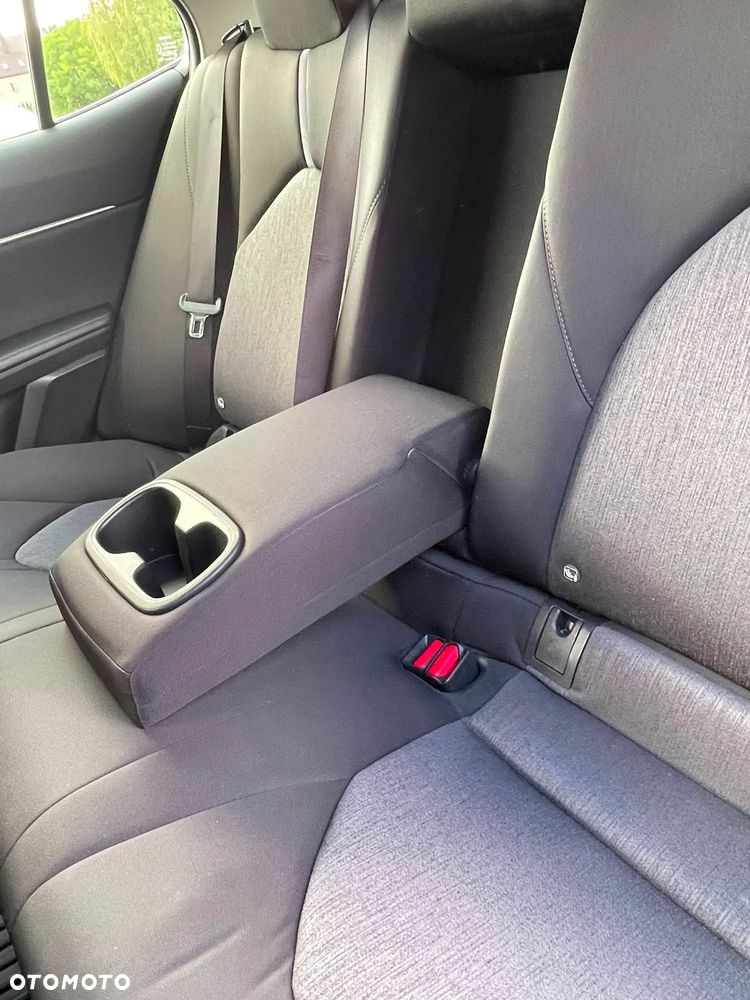 Toyota Camry 2.5 Hybrid Comfort CVT - 12