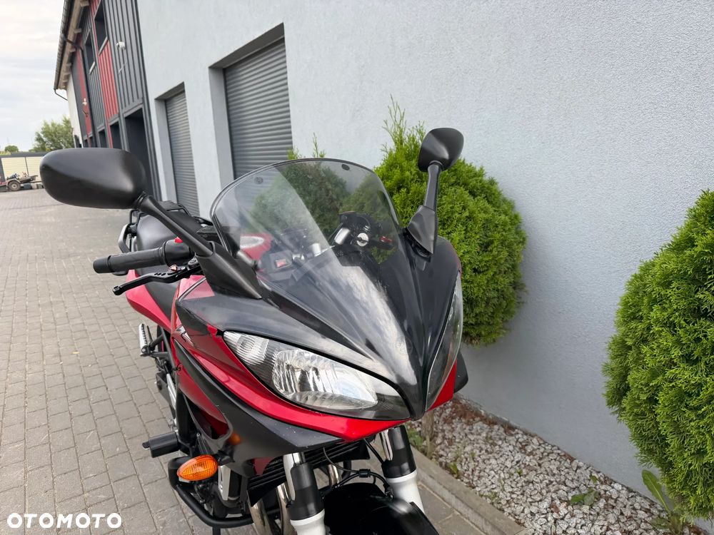 Yamaha FZ - 11